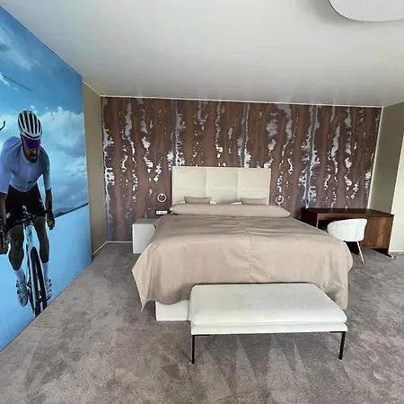 Sp - Peter Sagan Hotel